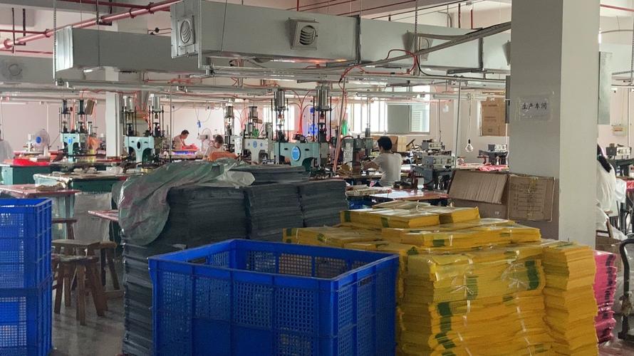 工厂实力与市场优势 五年专注水上充气玩具及塑料制品