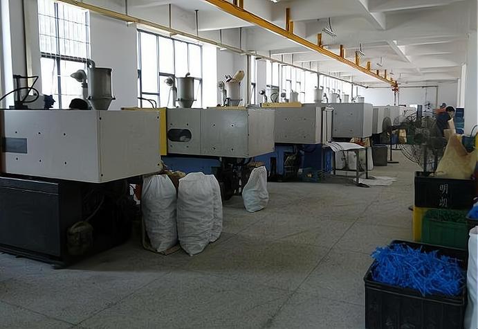 塑料厂投资成本全解析 从建厂到塑料制品销售的资金规划